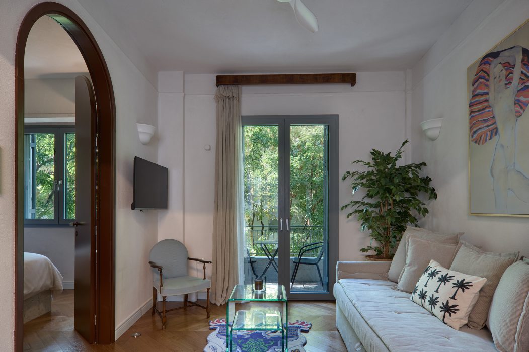 									PLW_mousourou_19_6987									