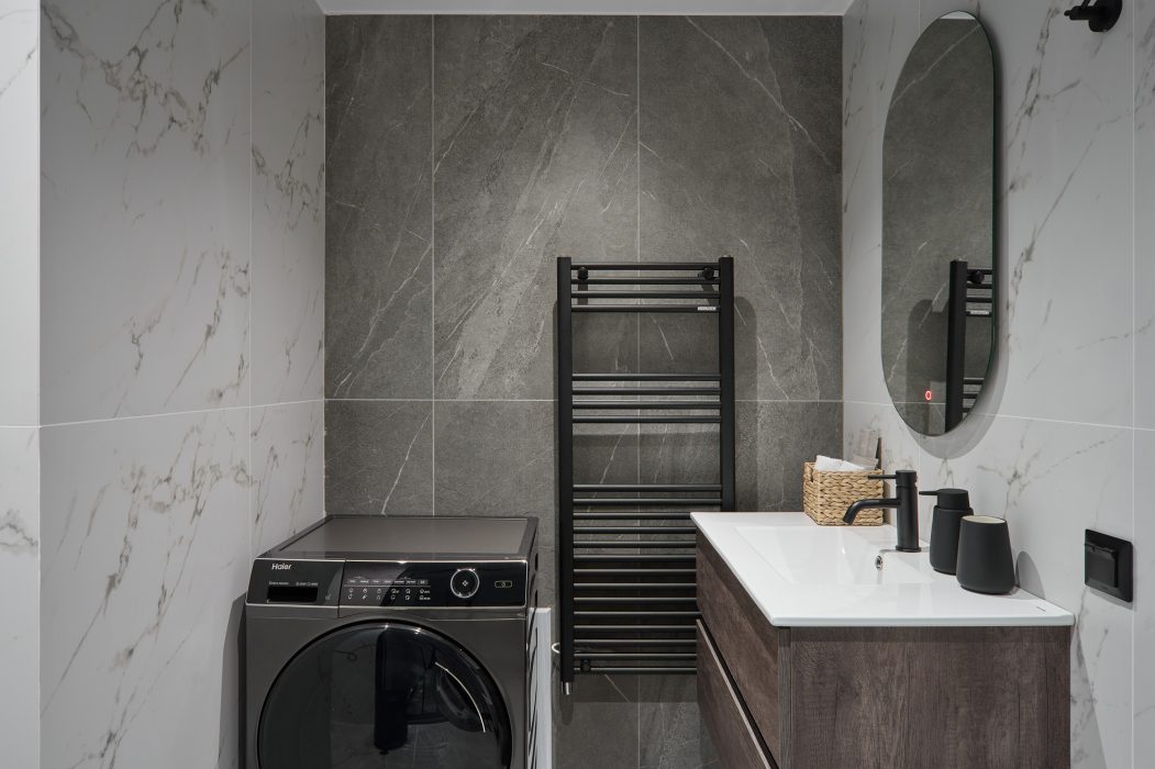 									Plw_Valaoritou_1_10402									