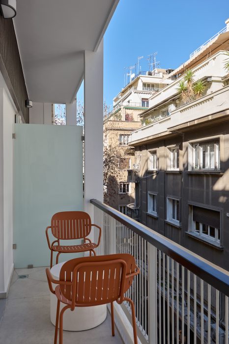 									Plw_Valaoritou_1_10404									